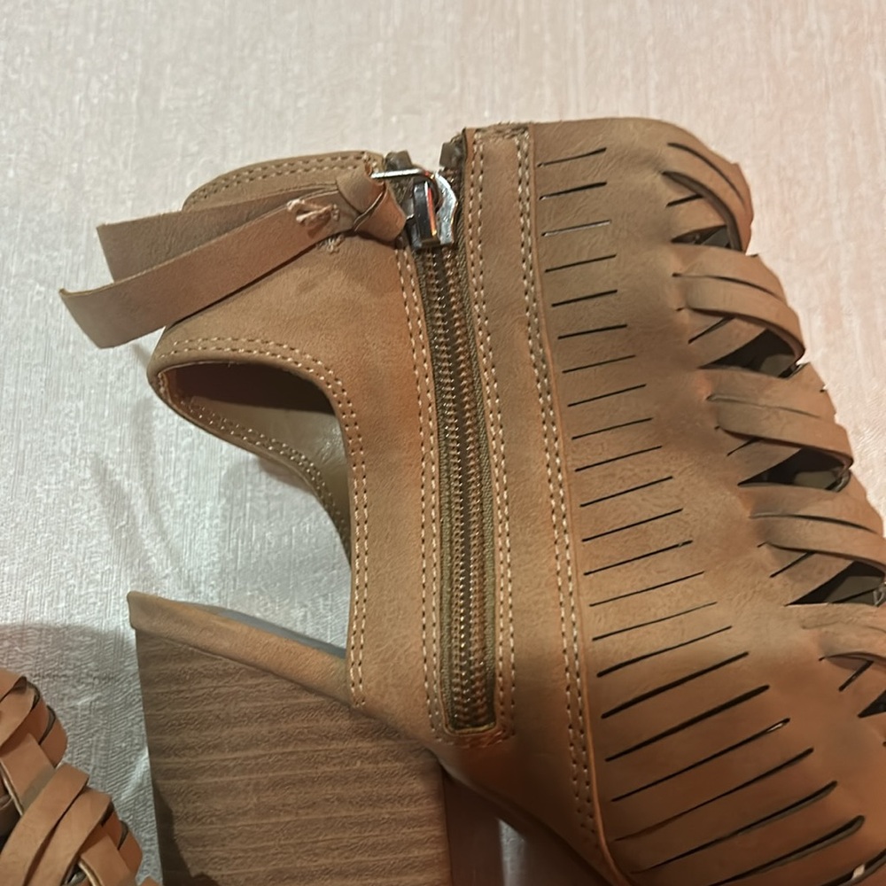 DV by Dolce Vita ‘Alyson Amina’ Women Brown Strappy Block Heel Sandals Size 8.5 - Picture 4 of 15